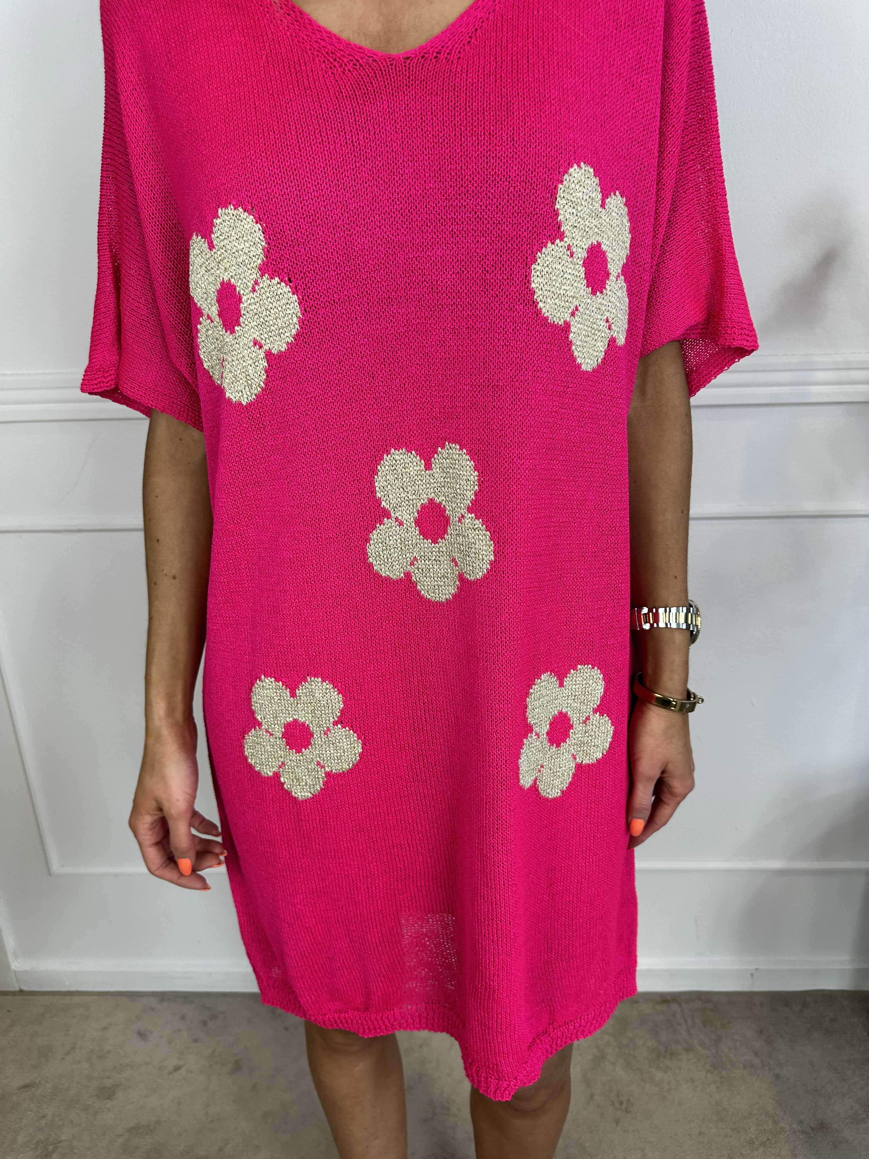 Emine - Sød kortærmet strikkjole med blomster og glimmertråde